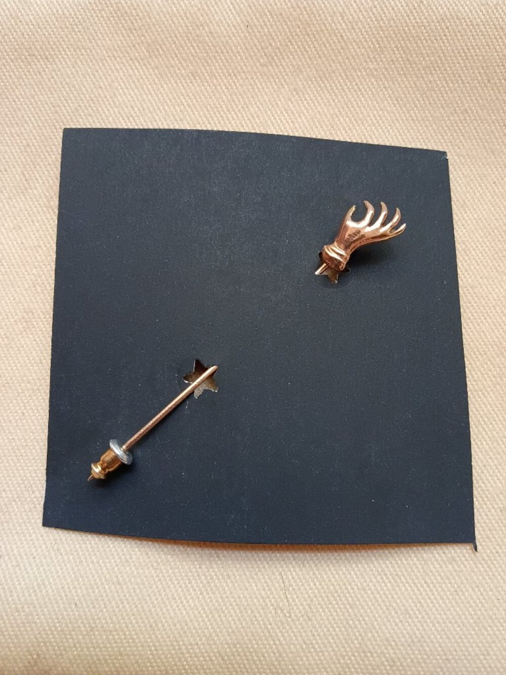 Gold Hand Clasp Pin Brooch Boutonnière Hat Pin